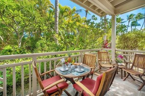 Regency Villas 213 Quaint Lanai for Alfresco Dining