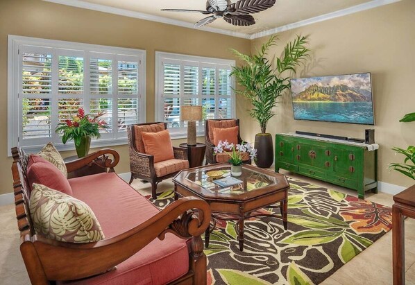 Regency Villas 213 Gorgeous Living Area