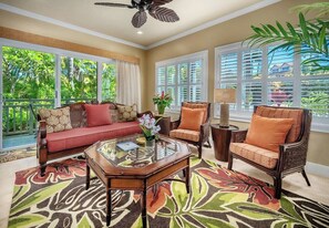 Regency Villas 213 Beautiful Wood Furnishings
