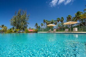 Infinity pool