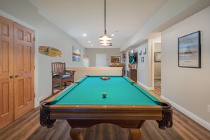 7' Pool Table