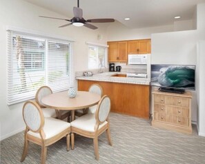 Kitchen/dining area