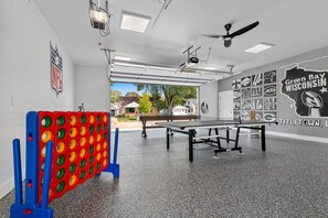Heated Garage: Ping Pong, Giant Jenga, Shuffleboard, Giant Connect4, Bean Bag Toss, Pub Tables, Beverage Fridge, 70" TV