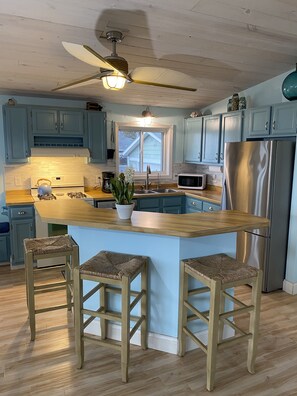 Kitchen with island