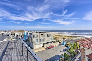 Ocean Views from Rooftop Deck | Beach Access