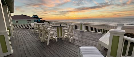 Priceless views from this gorgeous, beachfront retreat!