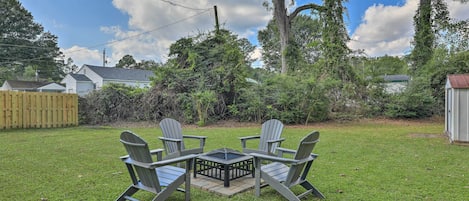 New Bern Vacation Rental | 2BR | 1BA | 750 Sq Ft | Steps Required for Access