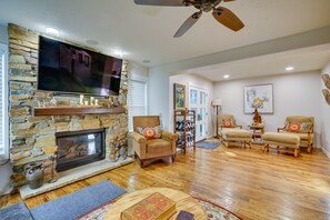 Living Room | Home Theater System | DVD Player | Stereo | Books | Board Games