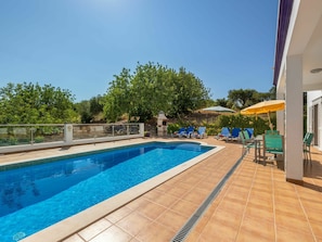 Acqua, Cielo, Pianta, Piscina, Costruzione, Albero, Shade, Sedia, Mobili Da Esterno, Condominio