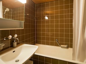 Brown, Plumbing Fixture, Tap, Property, Bathroom, Purple, Wood, Lighting, Sink