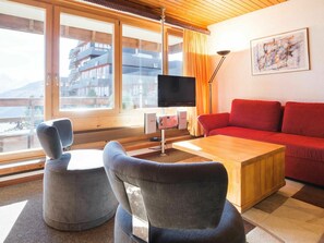 Möbel, Komfort, Holz, Wohnzimmer, Beleuchtung, Interior Design, Flooring, Tabelle, Fussboden, Couch