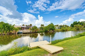Canalfront Location | 3 Tandem Kayaks Provided | Ramp to Dock