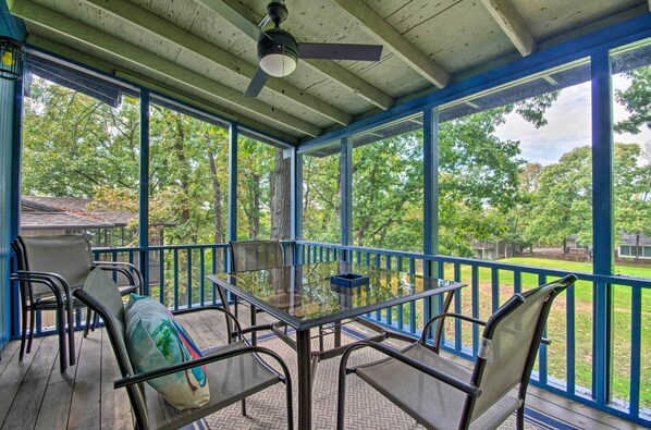 Osage Beach Vacation Rental | 3BR | 3BA | 1,600 Sq Ft | Stairs Required