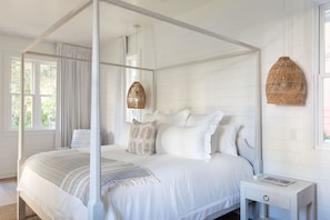 KING BEDROOM VIEW