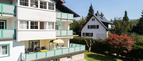 Außenseite Ferienhaus [Sommer]