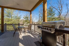 Gas grill & dining table main deck.