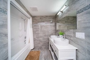 upstairs bathroom, bathtub, double sinks