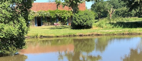 Cottage donnant sur un petit étang