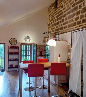 Partie cuisine salle-à-manger