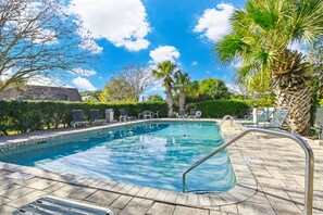 Queen's Grant Community Pool 