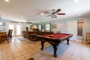 Spielezimmer