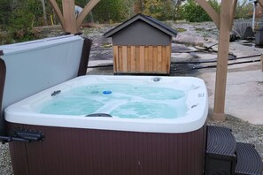 Hot Tub Available Year Round