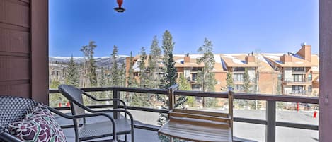 Silverthorne Vacation Rental | 2BR | 2BA | Elevator Access | 956 Sq Ft