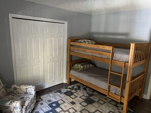 Bunk bed room 