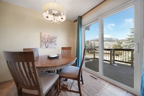 Breakfast Nook with access to front deck