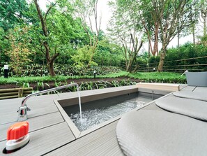 [South Building] Common to all rooms / Footbath with hot springs