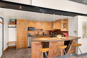 You will appreciate the fully stocked kitchen when staying at this convenient studio loft condo in Aspen.