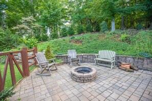 Wood-burning Fire Pit with rocker...