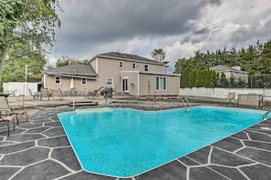 Backyard Oasis w/ Swimming Pool