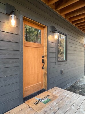 This modern interpretation of a fire tower is the perfect retreat 