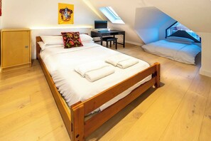 Bedroom 2 with a Work Space and a single bed option 