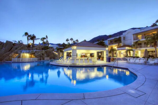 Beautiful and tranquil evenings in Palm Springs.