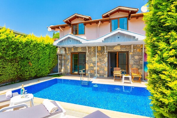 Beautiful villa with private pool and terrace