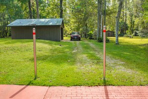 The parking area. 
