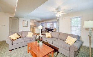 Exact unit will be assigned upon arrival. Views, colors and decoration may vary. Great living area, a perfect place to relax after an eventful day! 