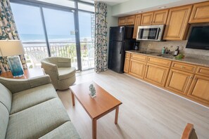 Direct Oceanfront, Beautifully Decorated