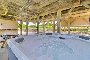New 2022 hot tub
