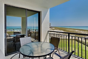 Balcony - Seating for Four