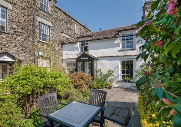  Rose Cottage
