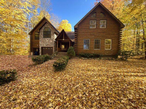 Lake Leelanau Cabin in "Fall Foliage Setting"