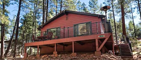 The Mary's Way Cottage is your mountain forest getaway in beautiful Strawberry