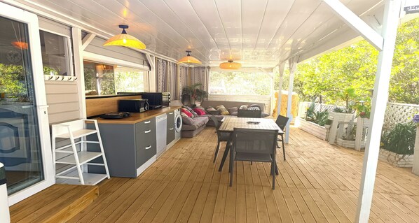 Outdoor dining