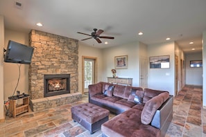 Living Room | Flat-Screen TV