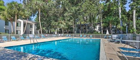 Hilton Head Island Vacation Rental | 2BR | 1BA | 855 Sq Ft | Stairs Required