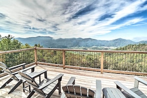 2-Level Deck | Gas Grill