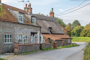 Evergreen, Thornage: A detached 17th century cottage curated from traditional Norfolk brick and flint